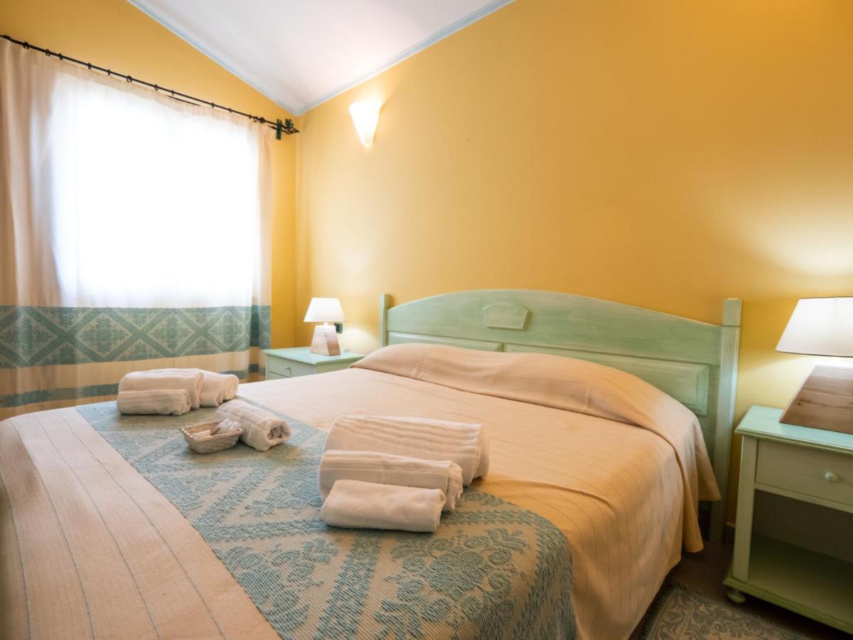 Hotel Solki SantʼAntìoco Exteriör bild