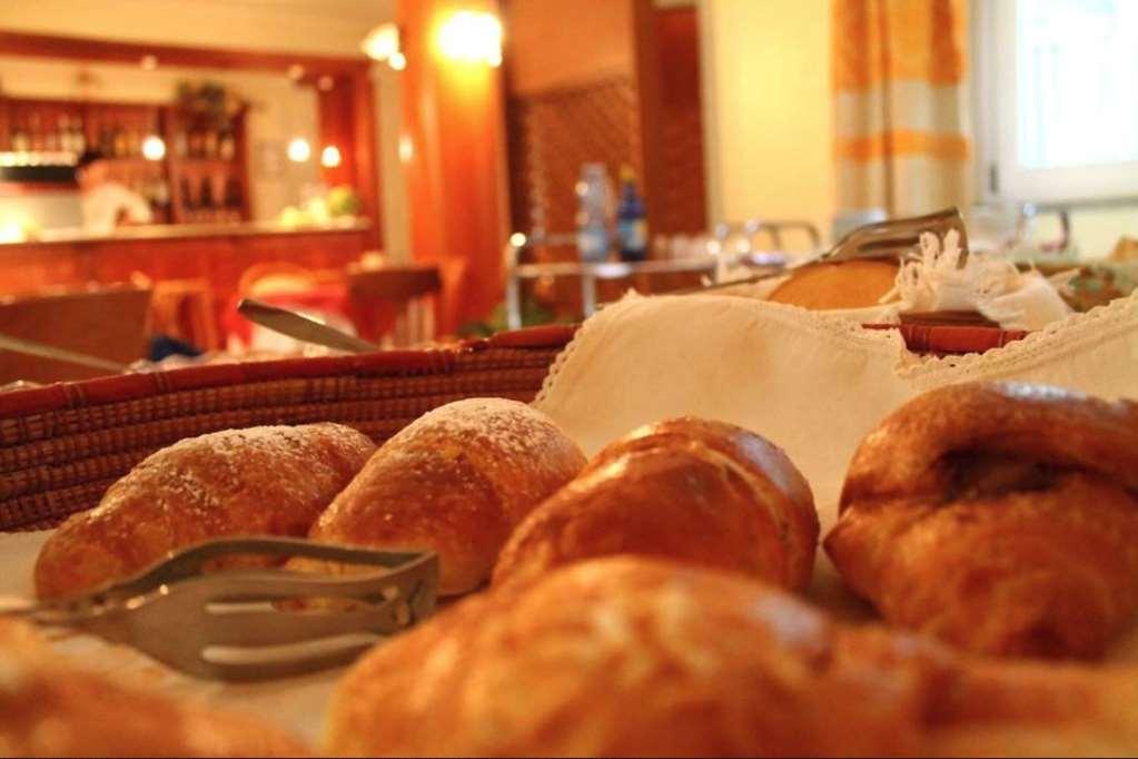 Hotel Solki SantʼAntìoco Restaurang bild